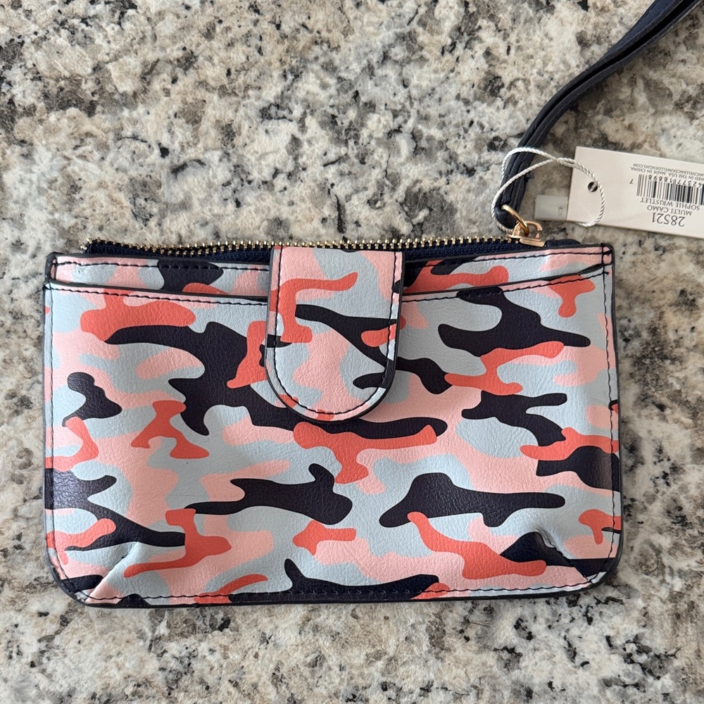 Trendy Camouflage Wristlet Clutch